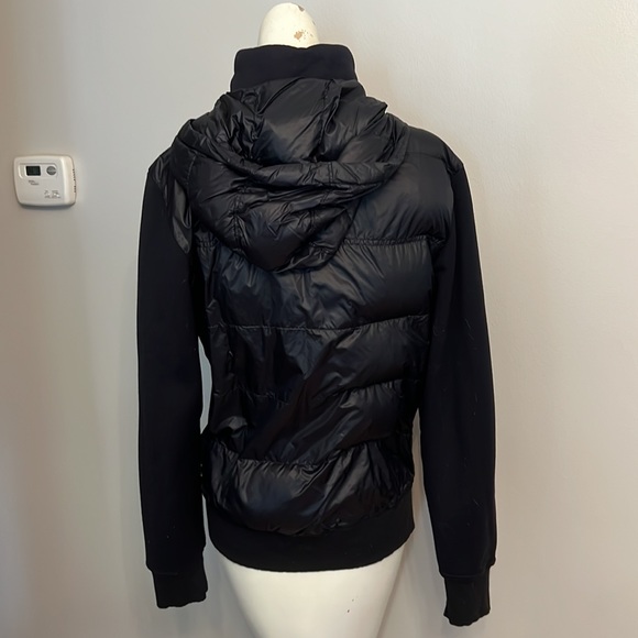 Lululemon men black jacket in size Small. - Picture 3 of 7